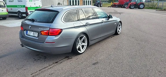 BMW 520D 2011 photo 2