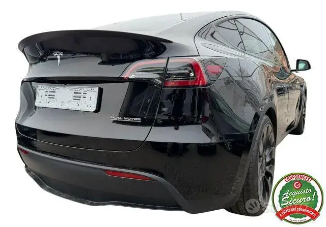 Tesla Model Y 2023 photo 4