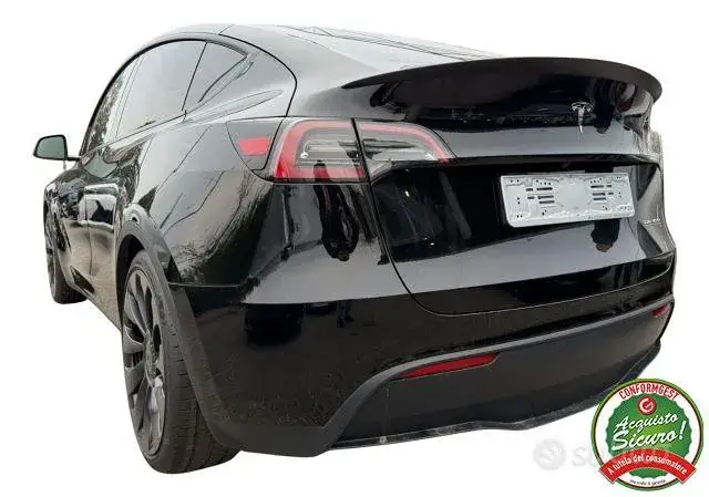 Tesla Model Y 2023 photo 3