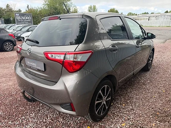 Toyota Yaris 2018 photo 3