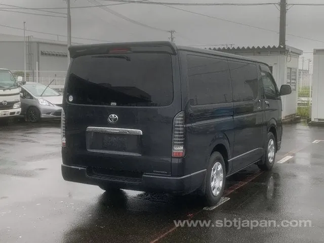 Toyota Regiusace 2005 photo 4