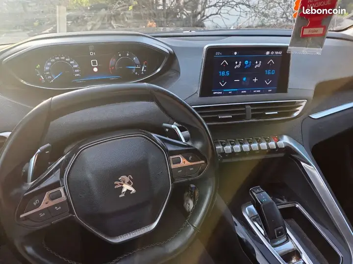 Peugeot 3008 2018 photo 2