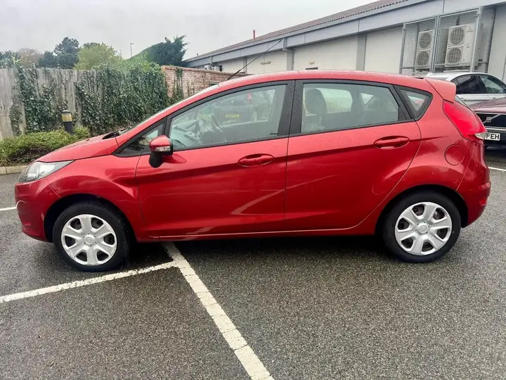 Ford Fiesta 2009 photo 4