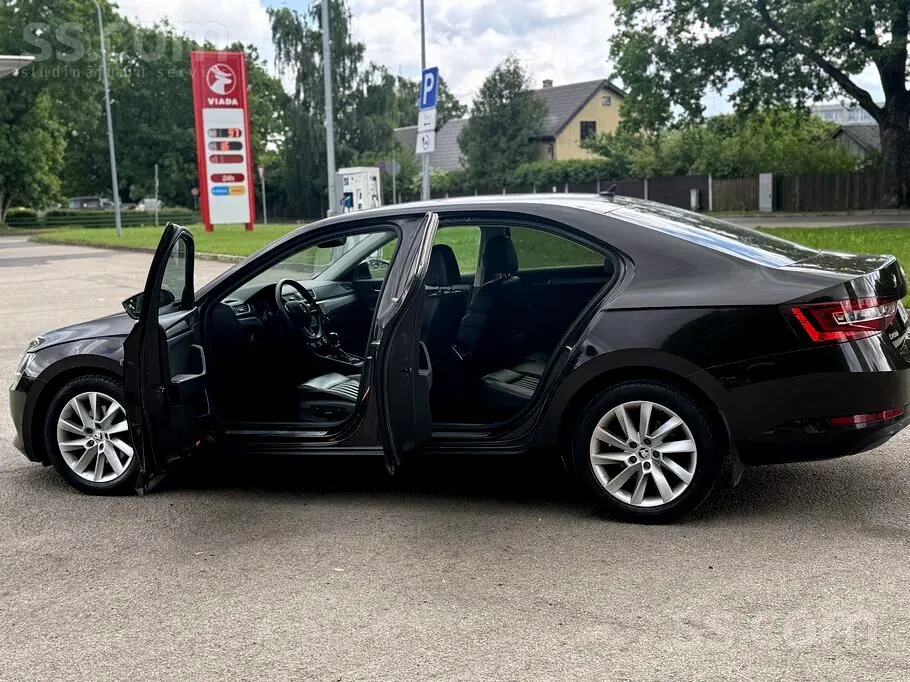 Skoda Superb 2016 photo 5