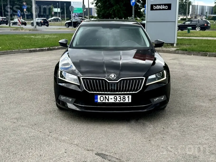 Skoda Superb 2016 photo 2
