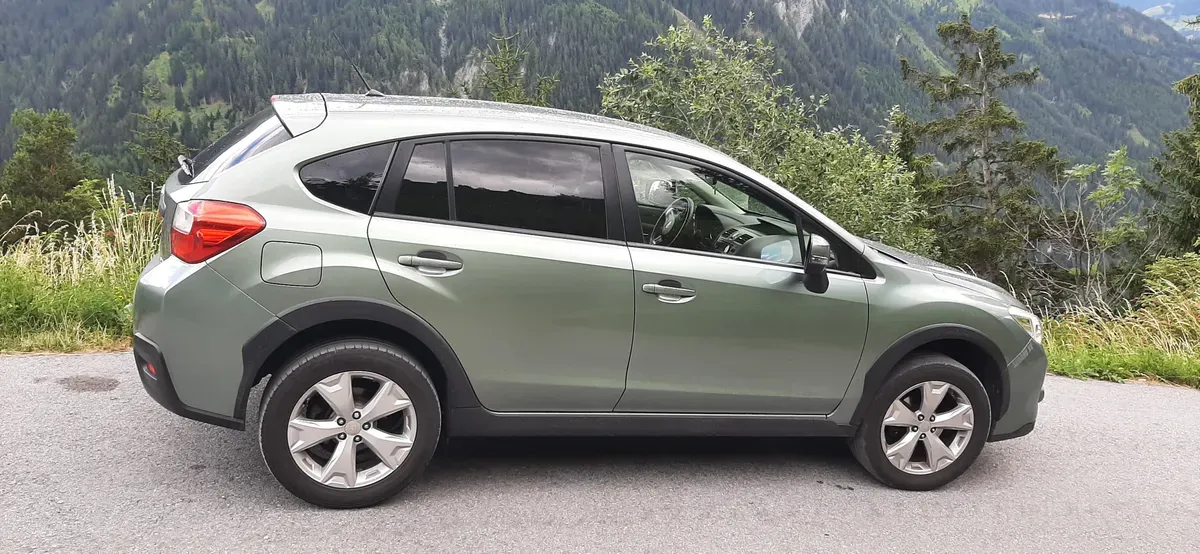 Subaru Xv 2014 photo 2