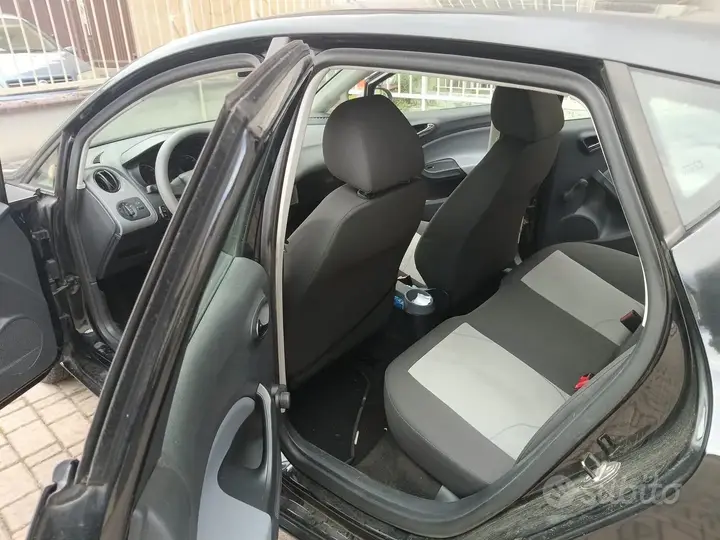 Seat Ibiza 2013 photo 2