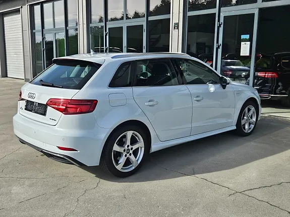 Audi A3 2017 photo 4