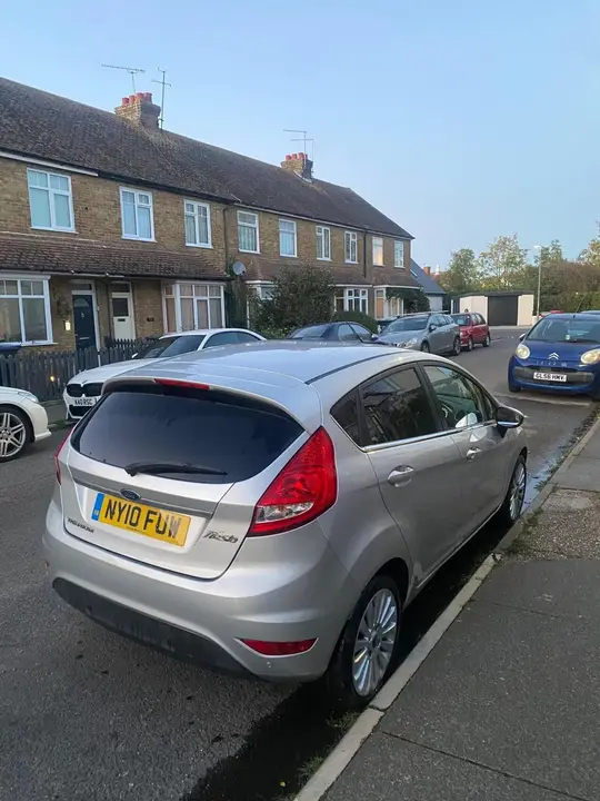 Ford Fiesta 2010 photo 3