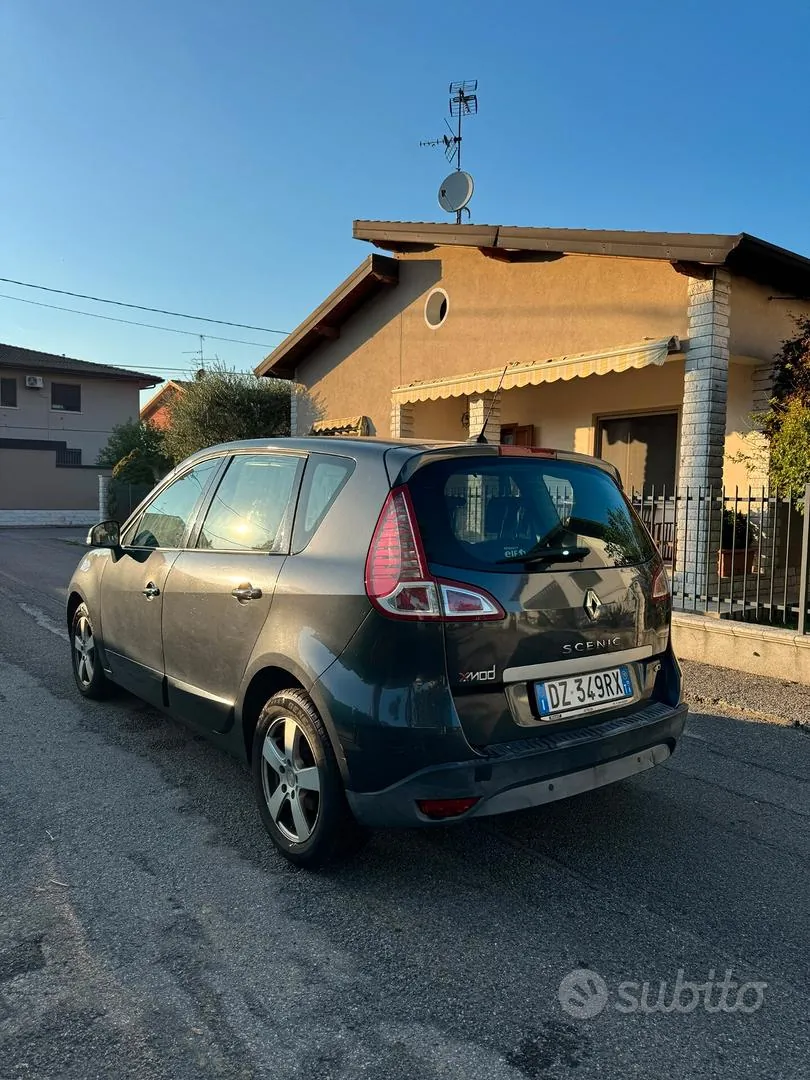 Renault Scenic 2010 photo 4