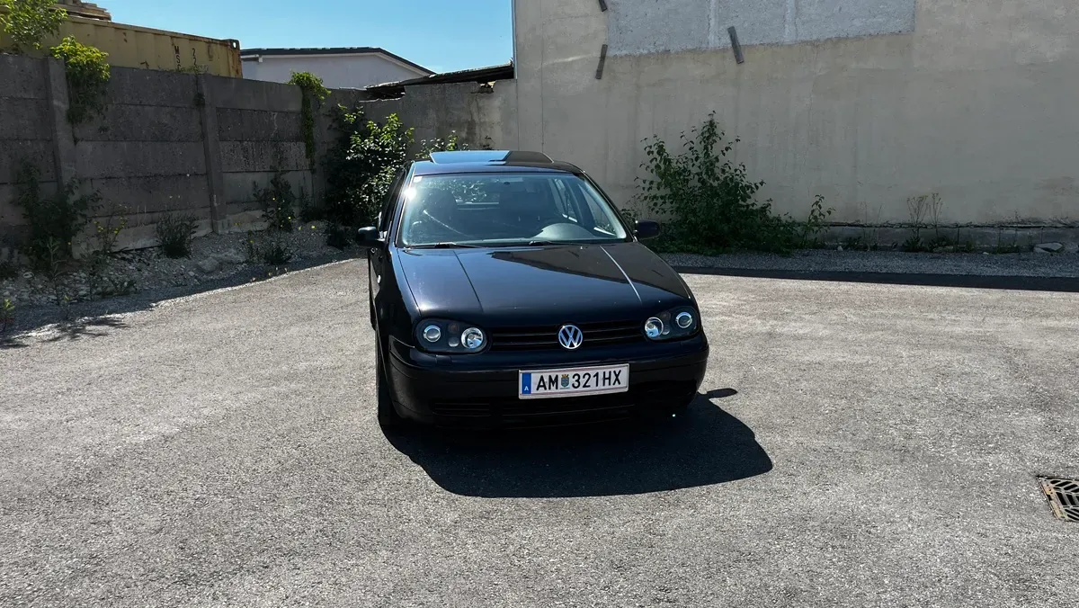 Volkswagen Golf 2001 photo 2