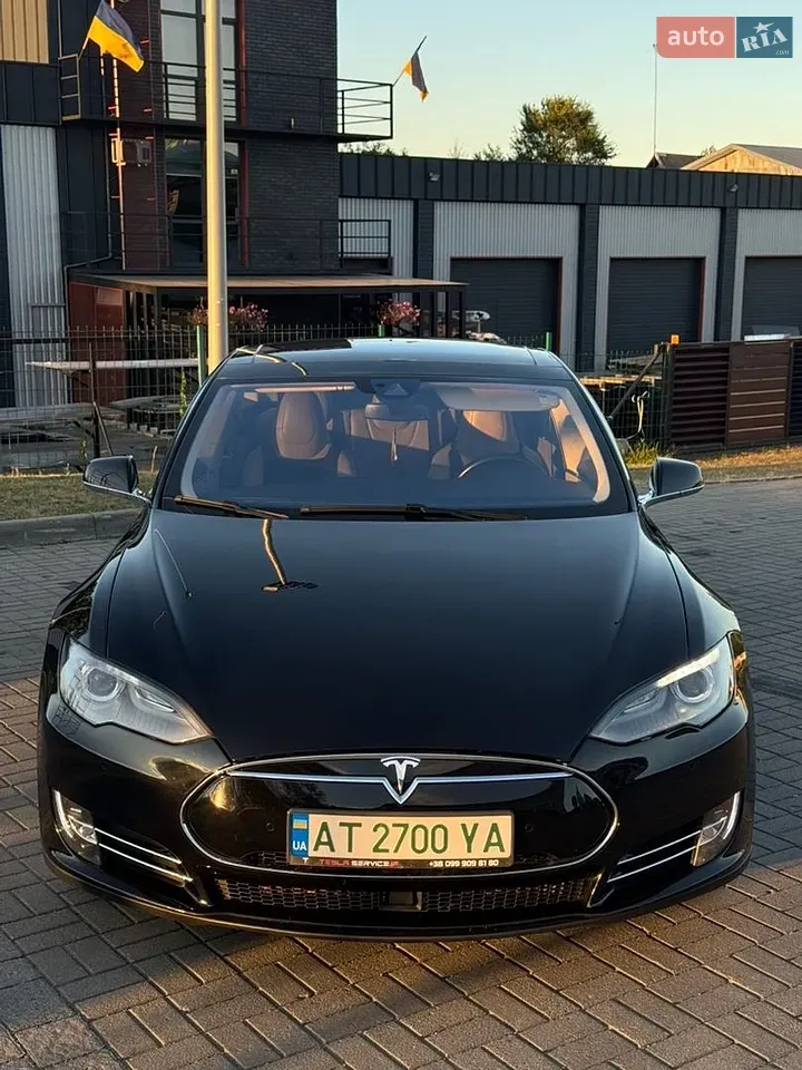Tesla Model S 2014 photo 4
