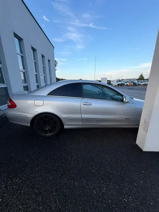 Mercedes-Benz Clk-Class 2003 photo 3