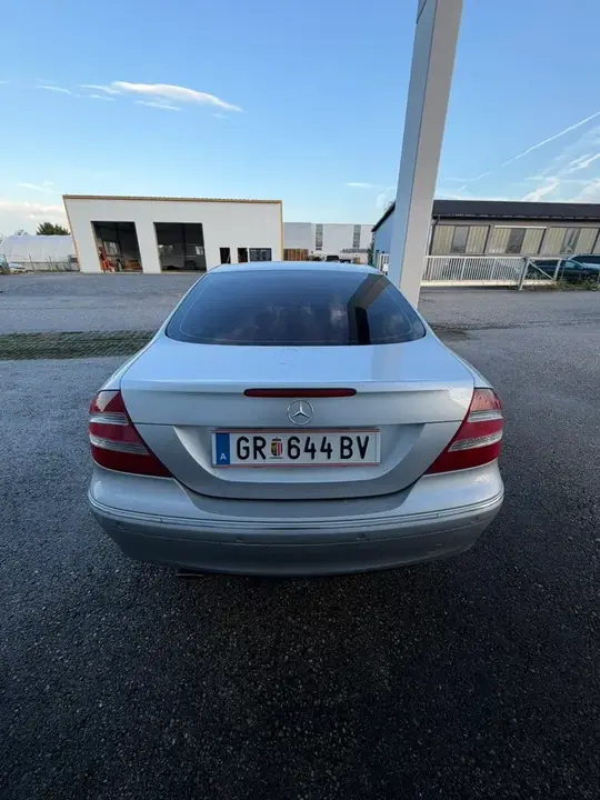 Mercedes-Benz Clk-Class 2003 photo 2