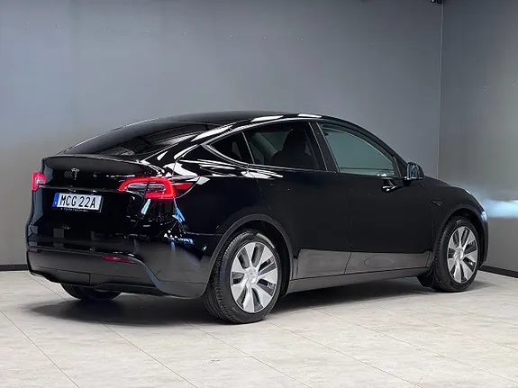 Tesla Model Y 2023 photo 2