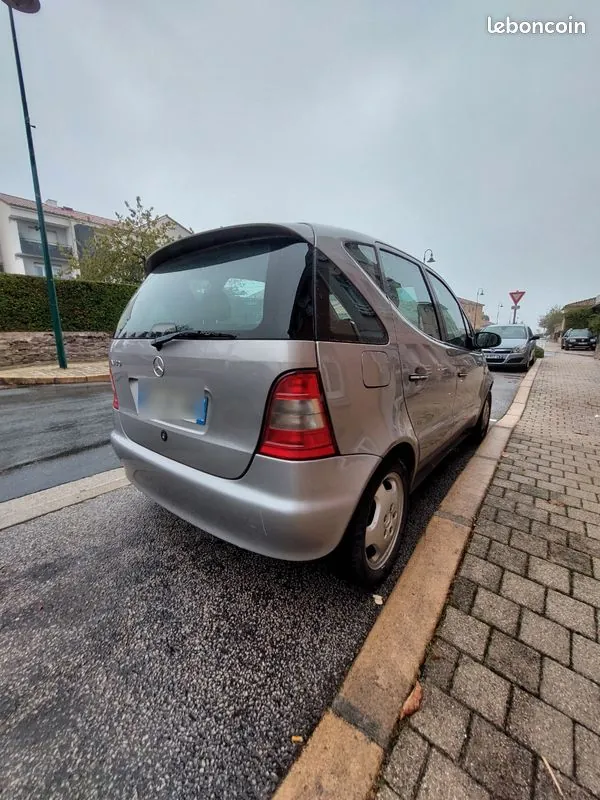 Mercedes-Benz A-Class 2000 photo 2