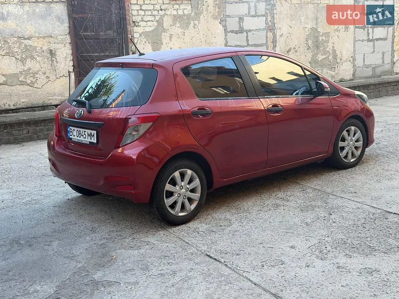 Toyota Yaris 2013 photo 4