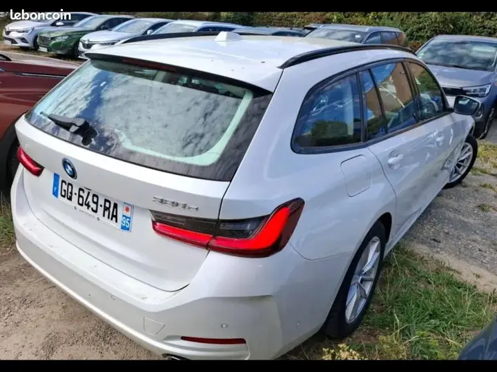BMW Série 3 2023 photo 2