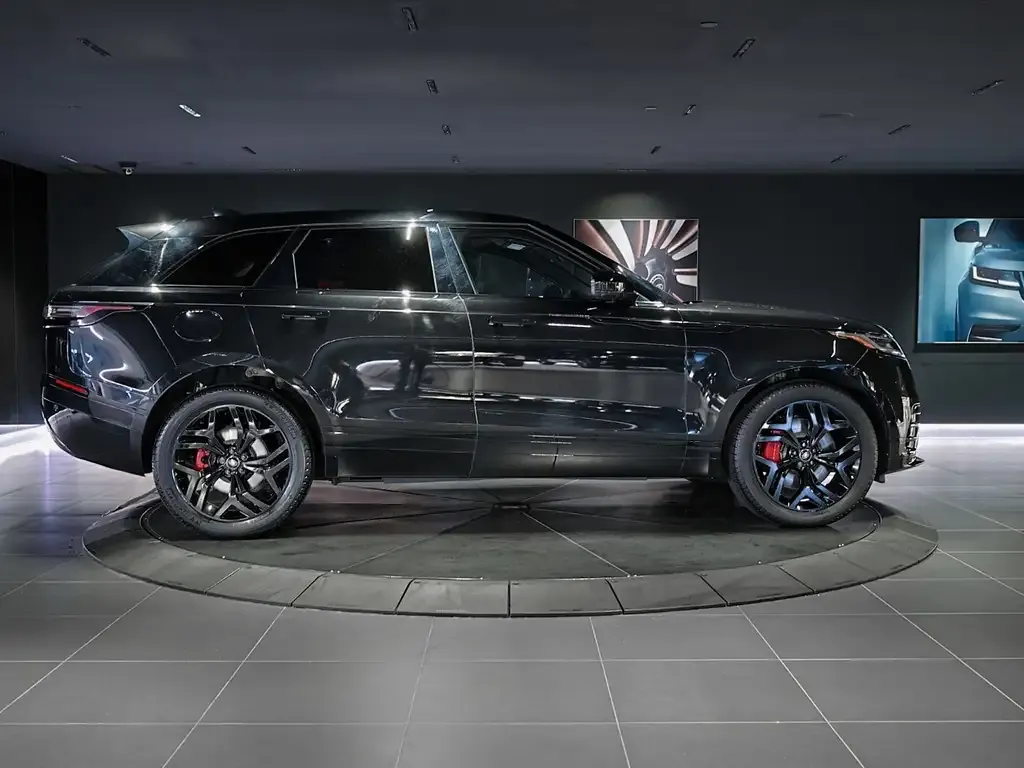 Land Rover Range Rover Velar 2024 photo 4
