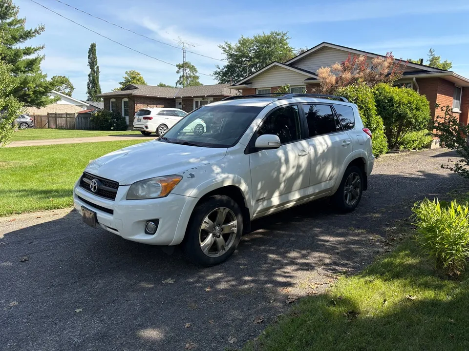 Toyota Rav4 2010 photo 2