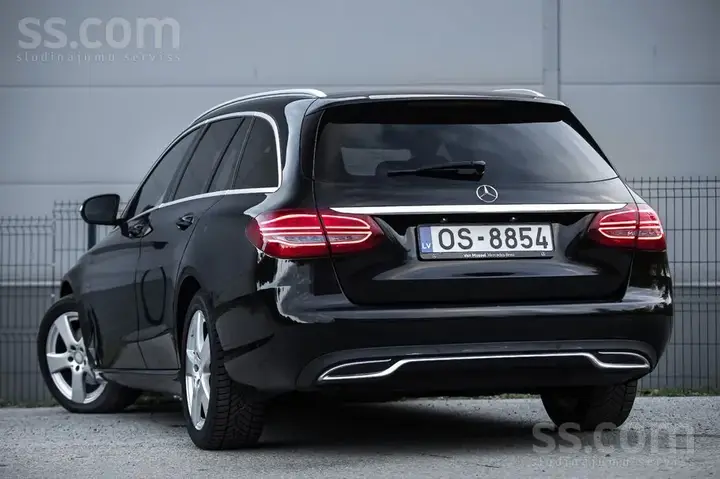 Mercedes-Benz C220 2015 photo 4