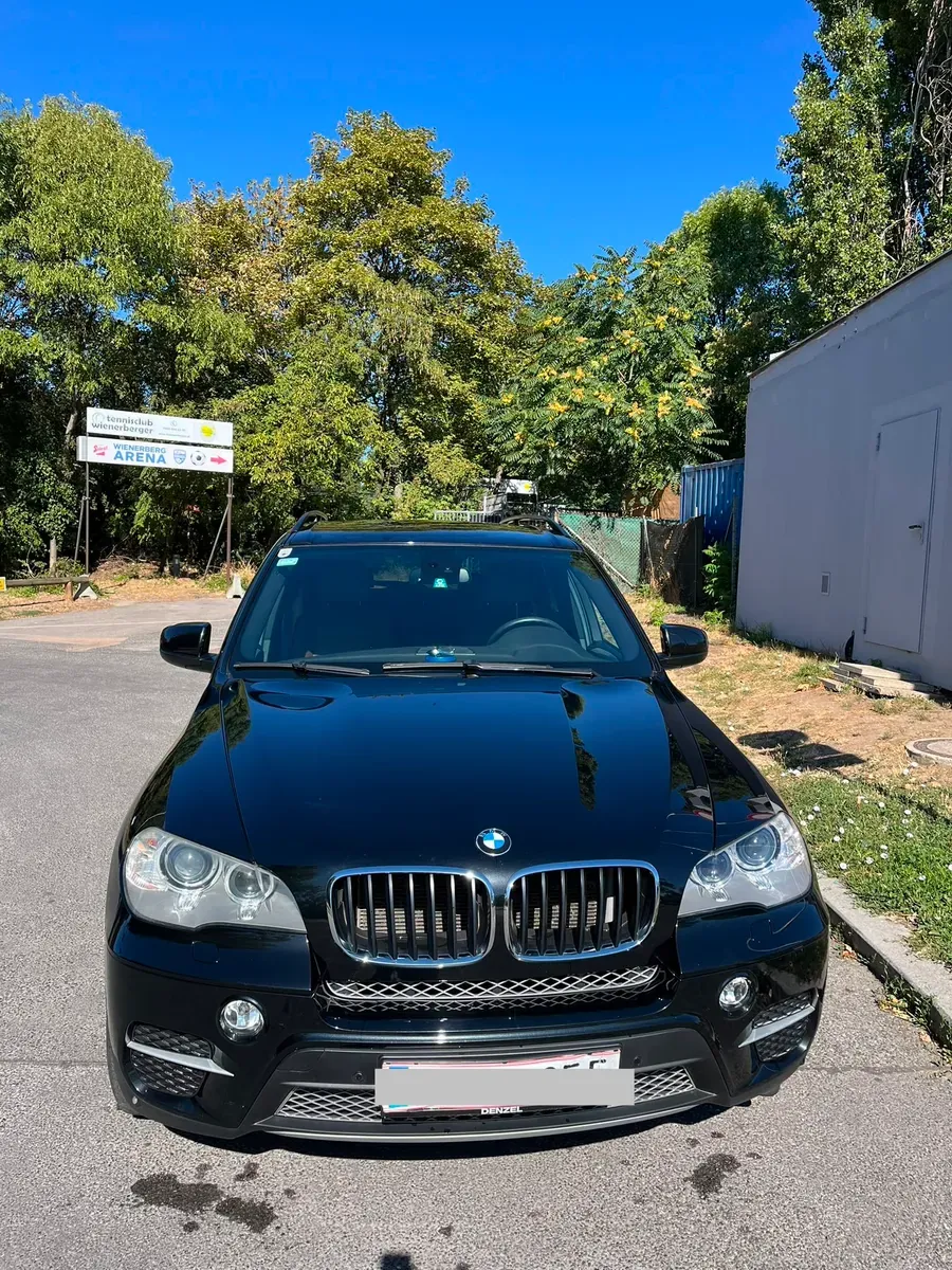 BMW X5 2011 photo 2