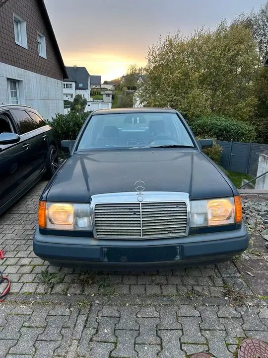 Mercedes-Benz W124