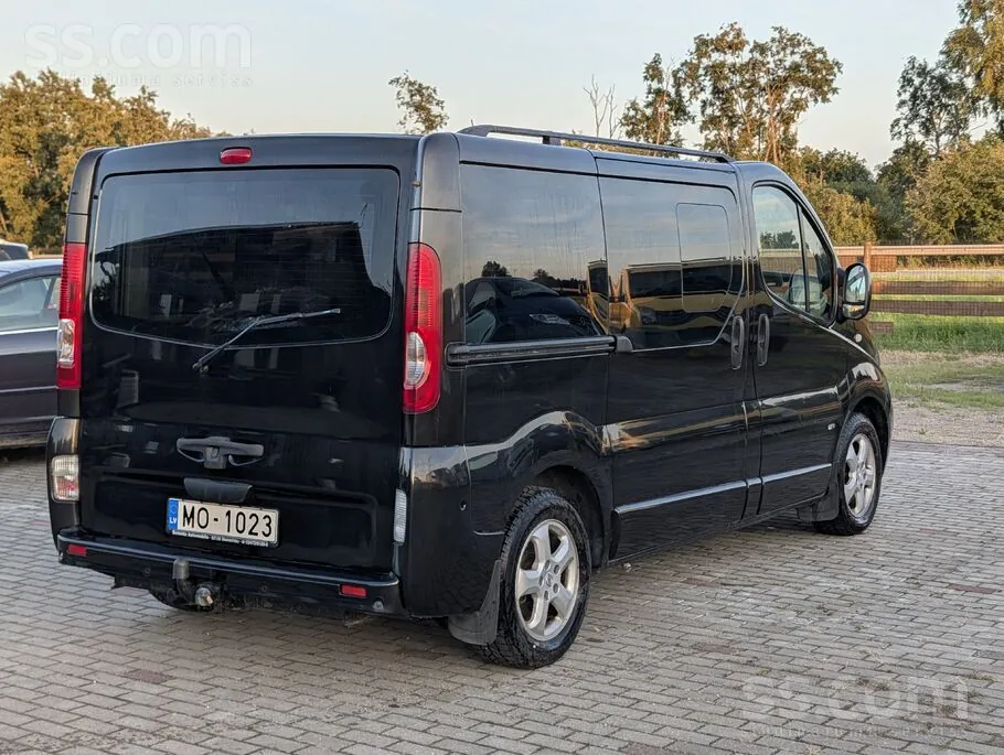 Opel Vivaro 2008 photo 3