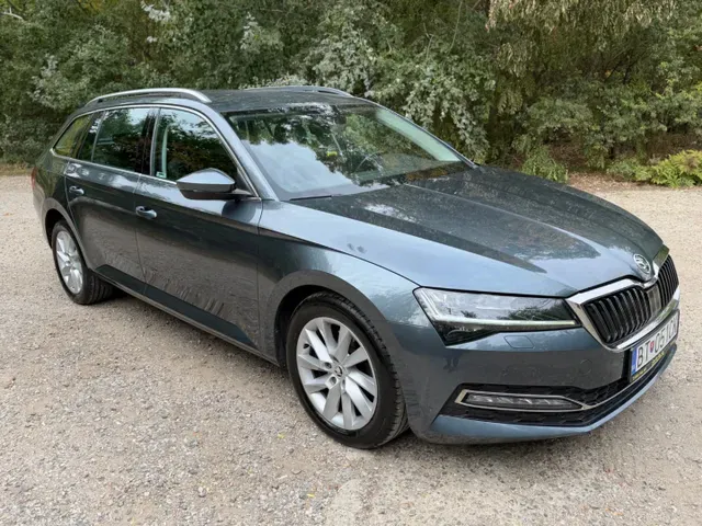 Skoda Superb 2021 photo 2