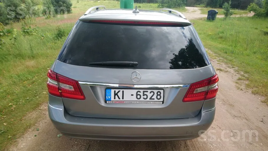 Mercedes-Benz E220 2011 photo 4