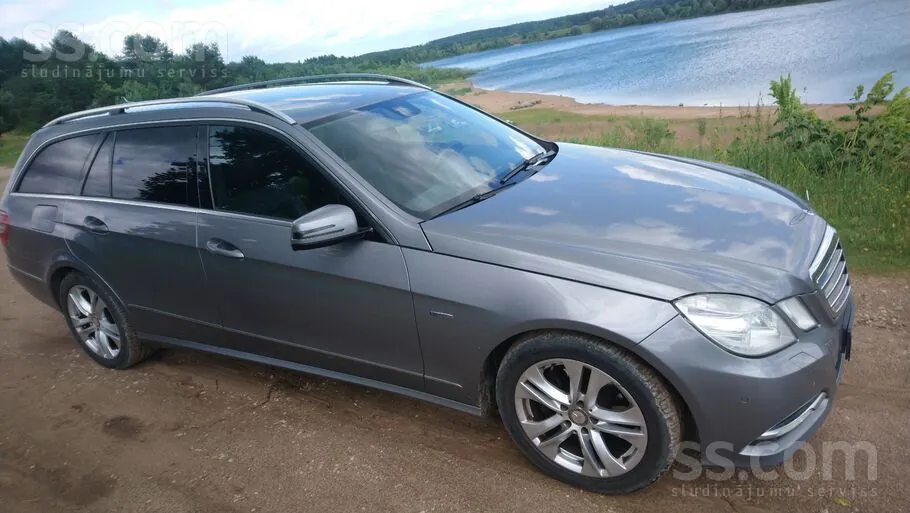 Mercedes-Benz E220 2011 photo 2