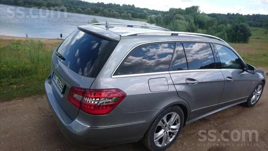 Mercedes-Benz E220 2011 photo 5
