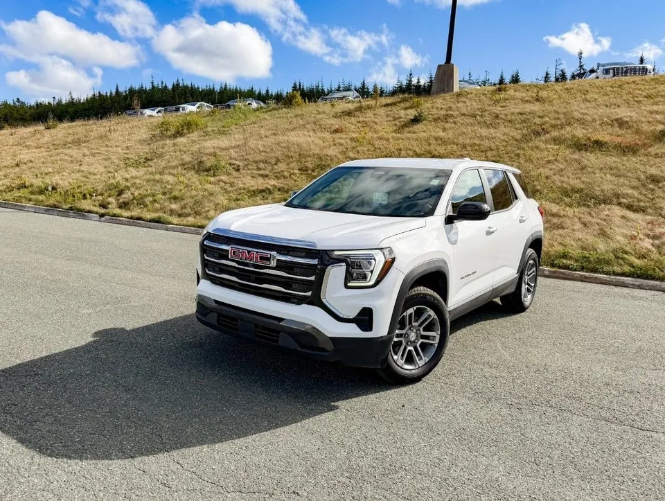 GMC Terrain 2025 photo 2
