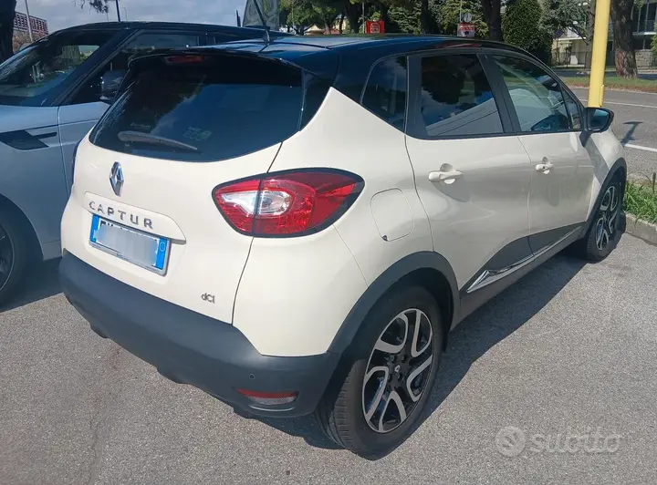 Renault Captur 2016 photo 2