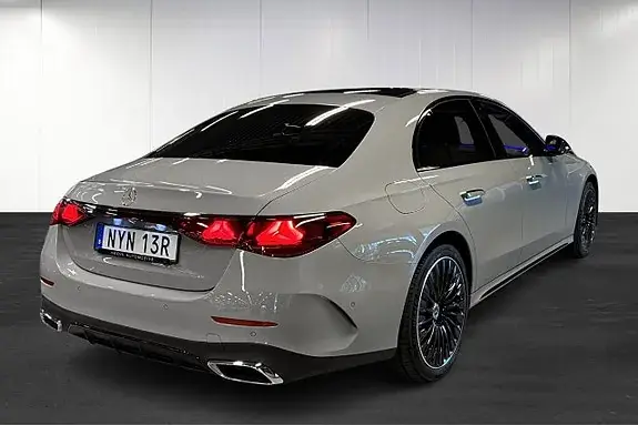 Mercedes-Benz E300 De 2027 photo 3