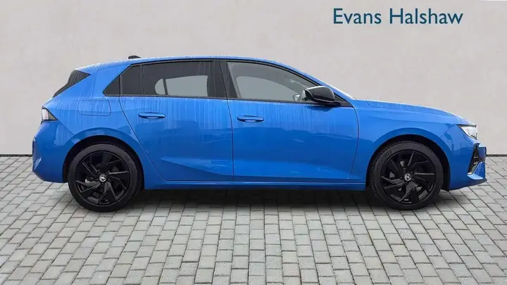 Vauxhall Astra 2023 photo 3