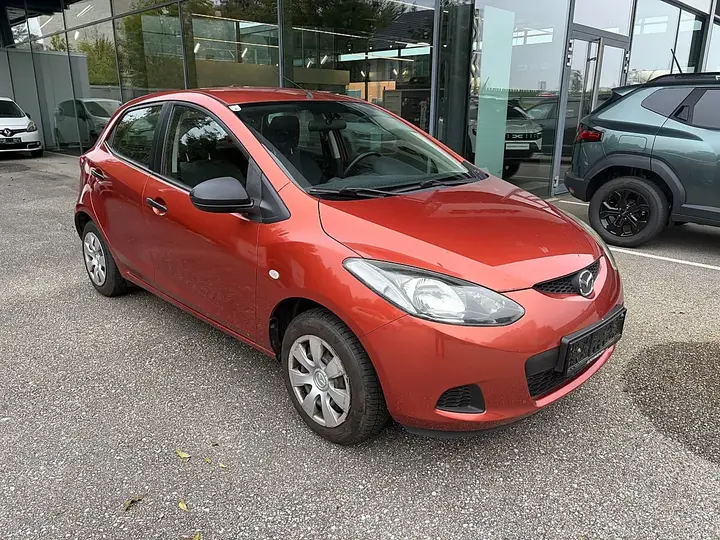 Mazda Mazda2 2010 photo 2