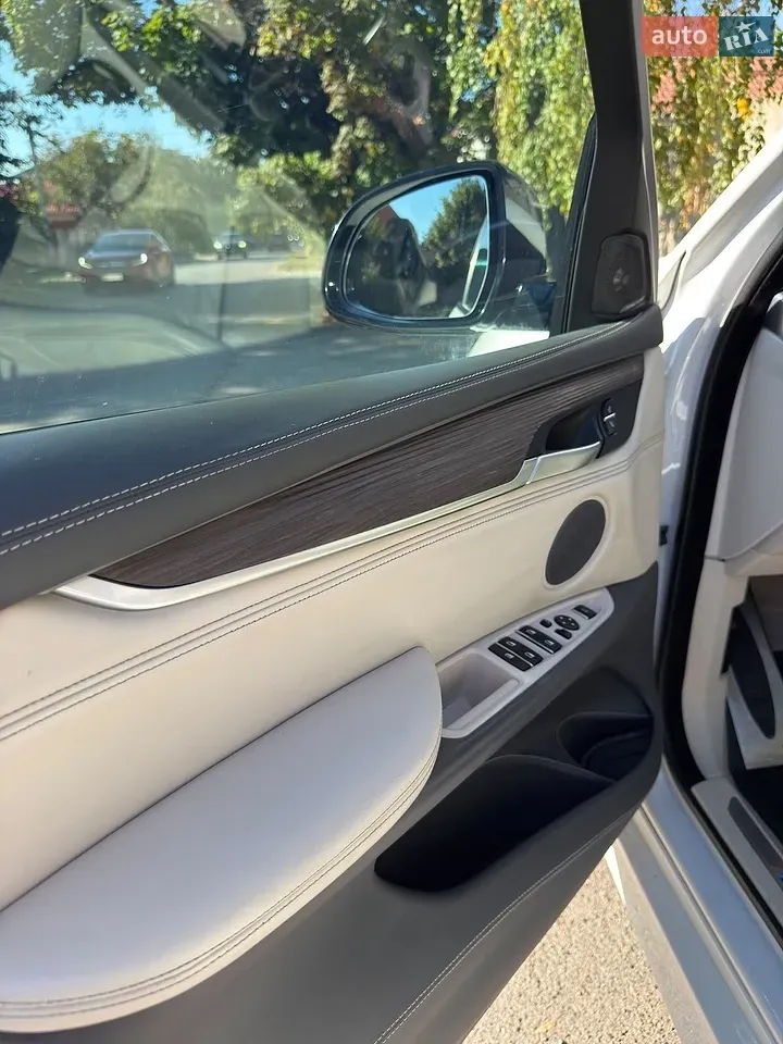BMW X5 2015 photo 2