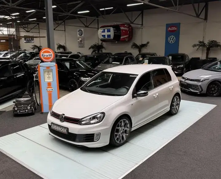 Volkswagen Golf 2011 photo 3