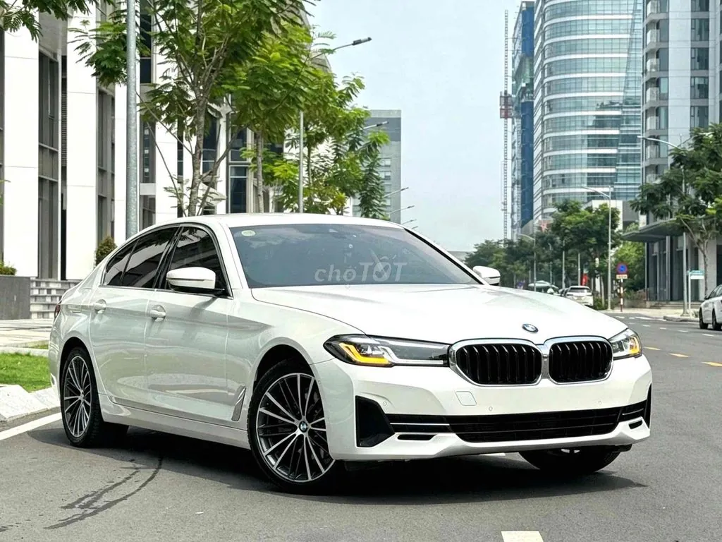 BMW 520I 2022 photo 3