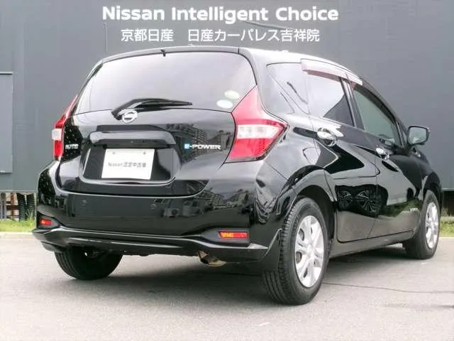 Nissan Note 2017 photo 2