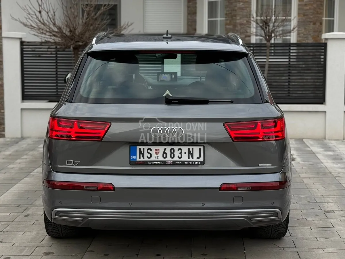 Audi Q7 2016 photo 5