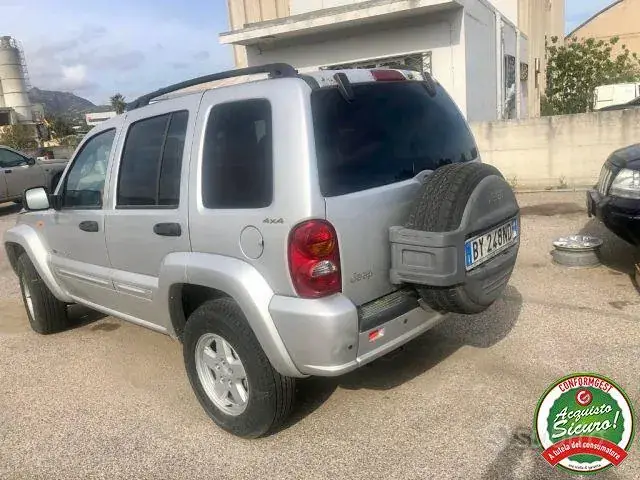 Jeep Cherokee 2002 photo 3