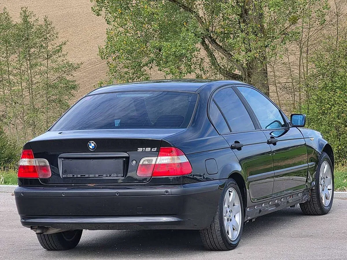 BMW 3 Series 2004 photo 2