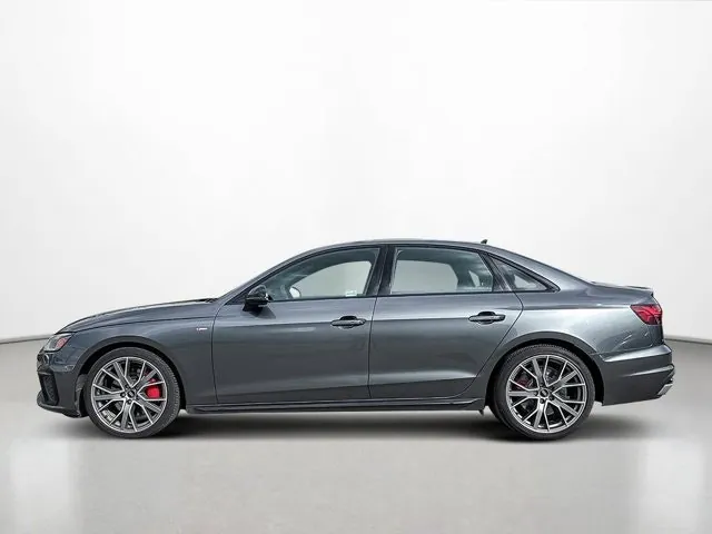 Audi A4 2022 photo 2