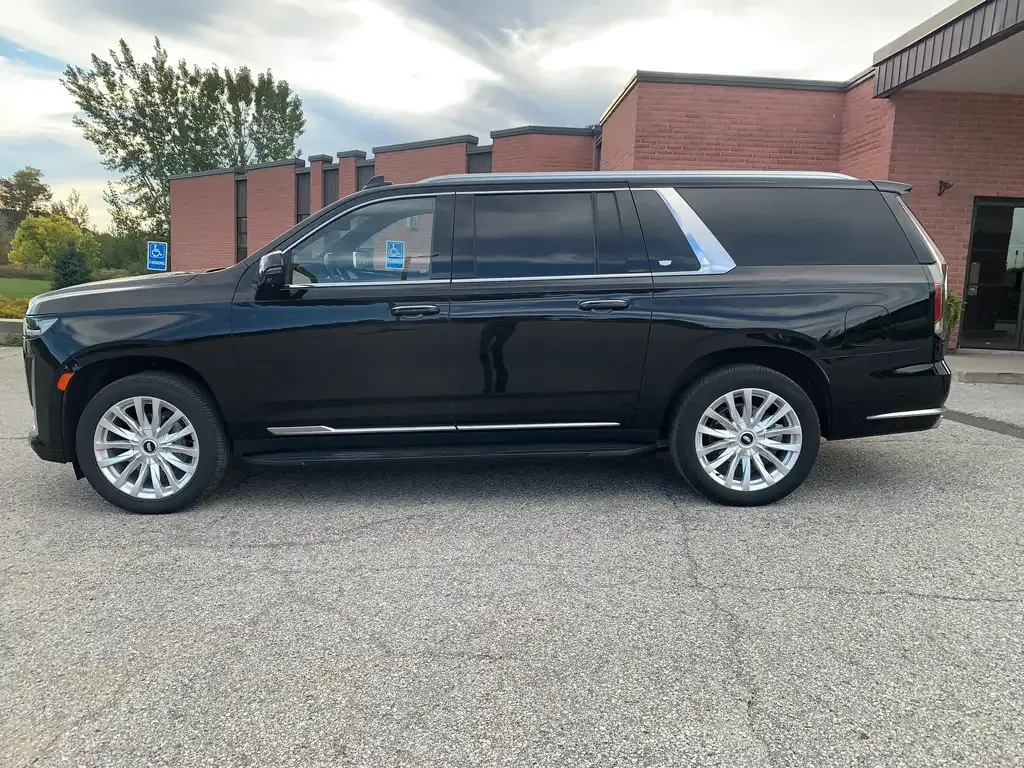 Cadillac Escalade 2024 photo 2