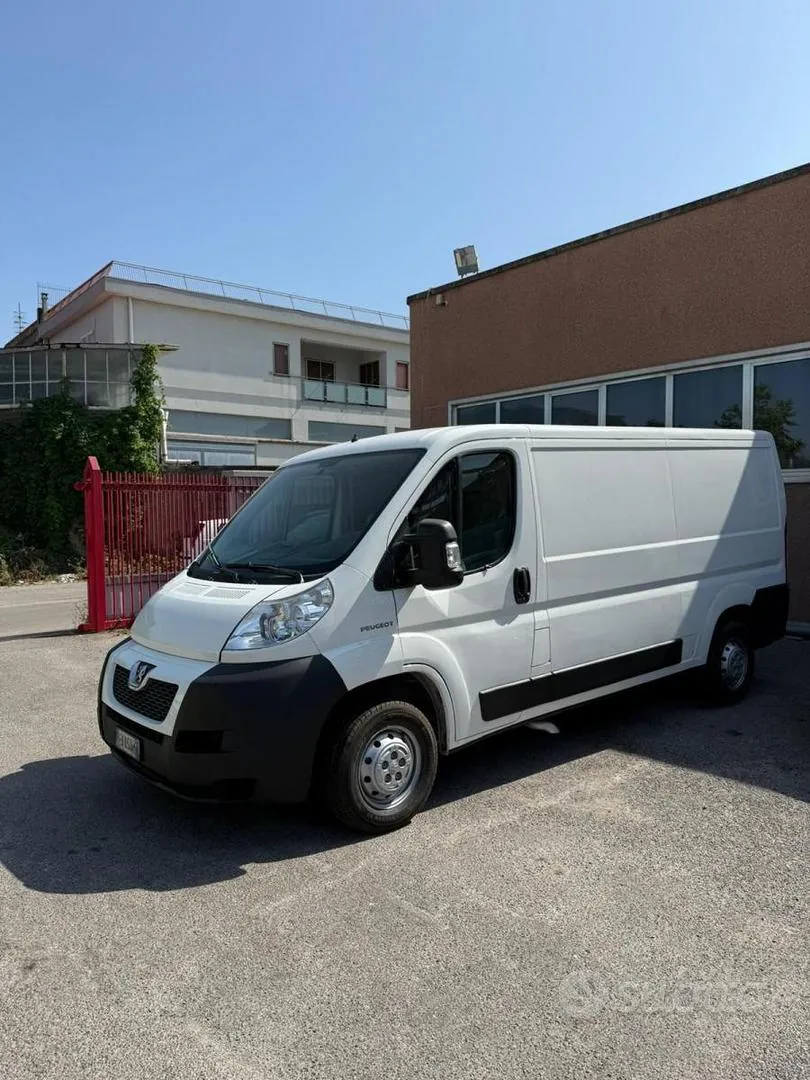 Peugeot Boxer 2010 photo 2