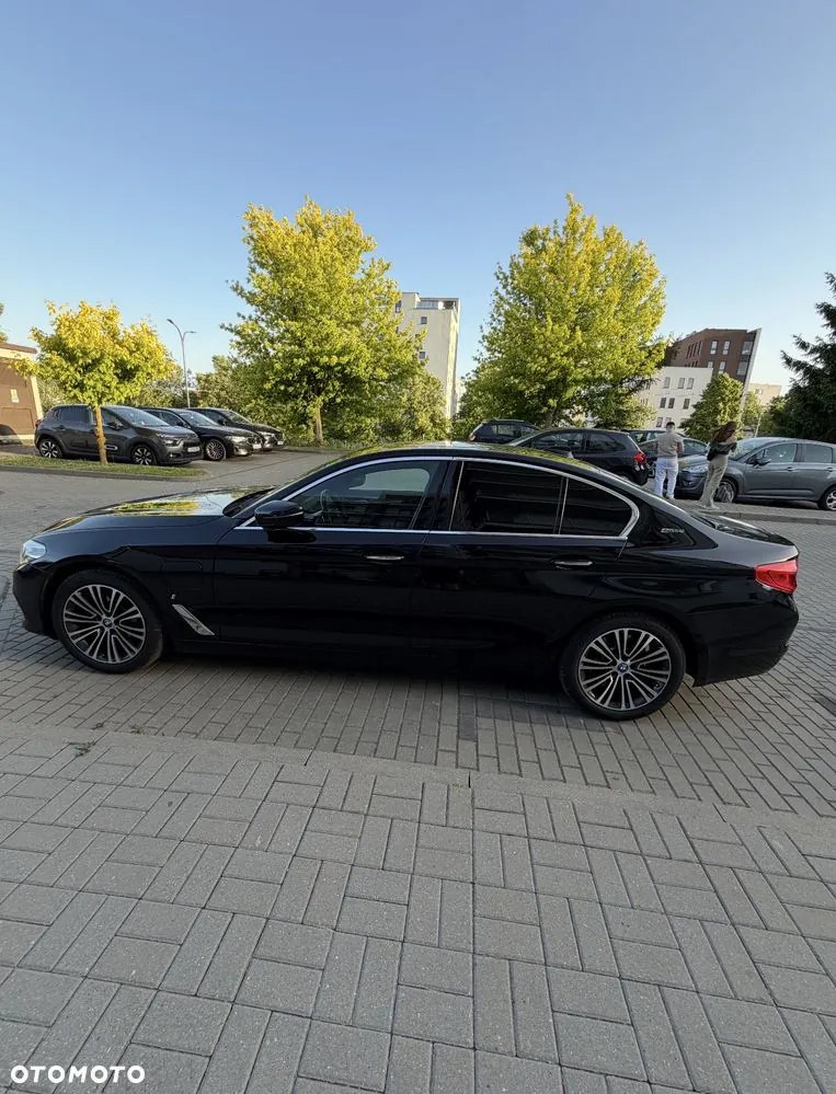 BMW 5 Series 2017 photo 3