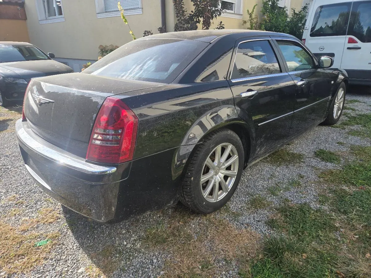 Chrysler 300 C 2006 photo 3