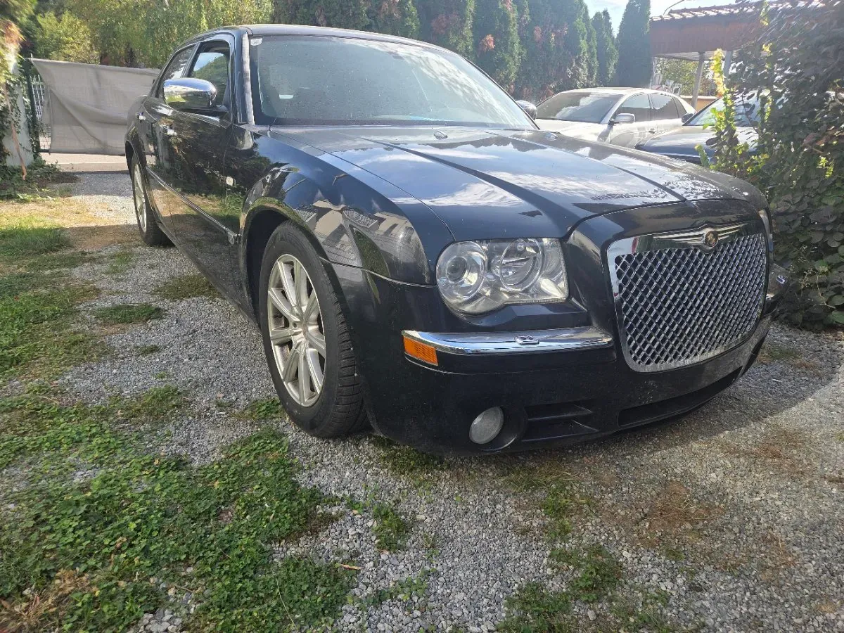 Chrysler 300 C 2006 photo 2